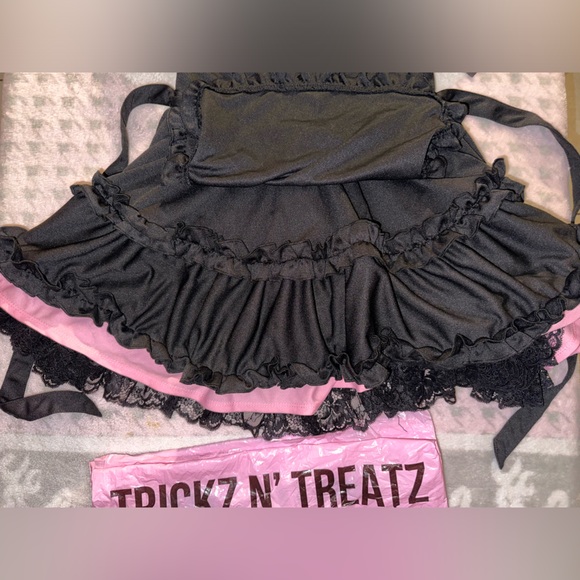 Dolls Kill costume Trickz N’ Treatz - Picture 5 of 10